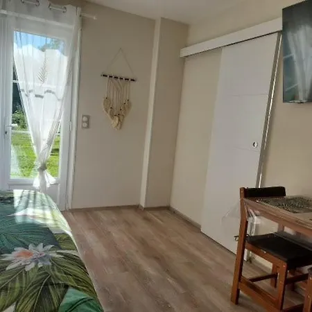 Holiday home Gite Les Nids De La Baie